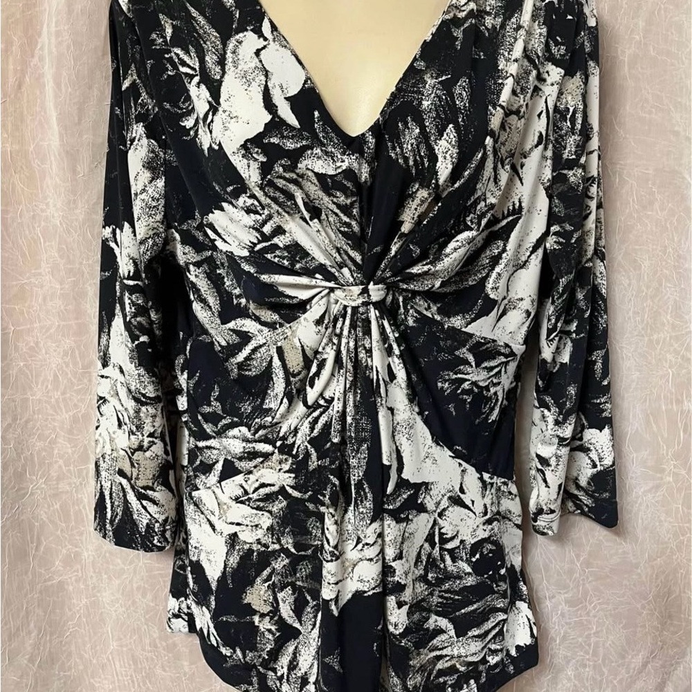Daisy Fuentes Black and White Floral Blouse